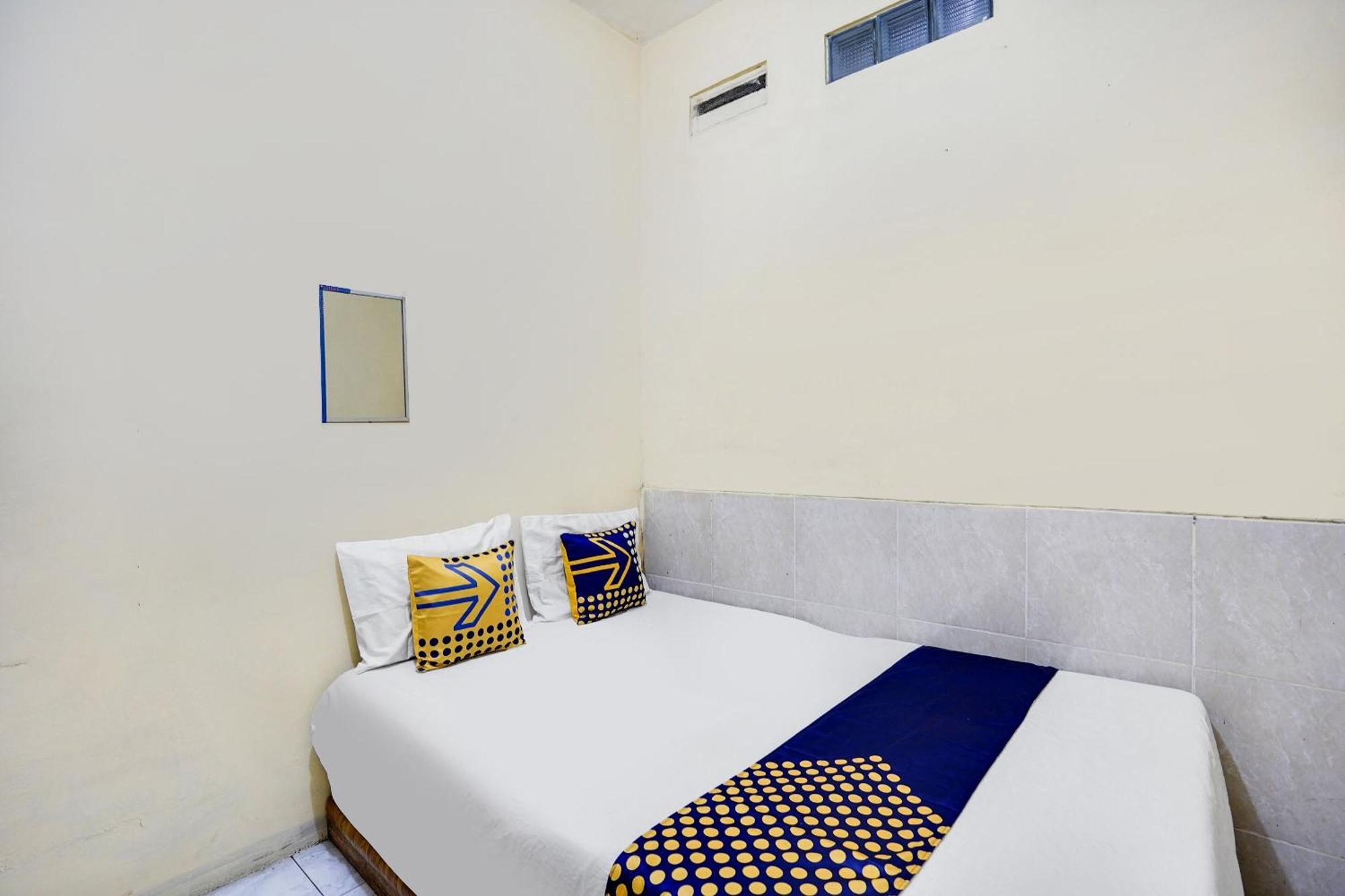 Spot On 91774 Kost Nusantara 2* Sidoarjo